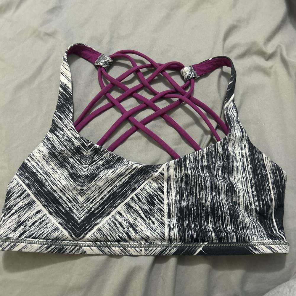 Lululemon sports bra